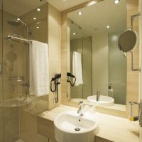 H2 Berlin Alexanderplatz badkamer